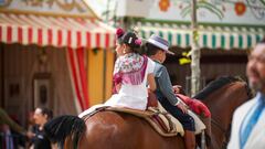 Caballistas paseando por la feria. A 19 de abril de 2024, en Sevilla (Andalucía, España). Ambiente en el real de la feria de Abril.
19 ABRIL 2024
María José López / Europa Press
19/04/2024