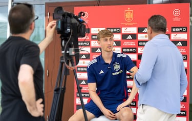 Huijsen: Aspiro a ser como Sergio Ramos