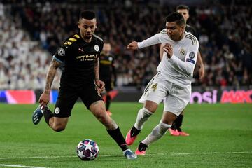 Gabriel Jesus y Casemiro en el Real Madrid-Manchester City de ida de los octavos de Champions.