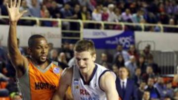 El Fuenla suma su quinta victoria ante un gris Obradoiro