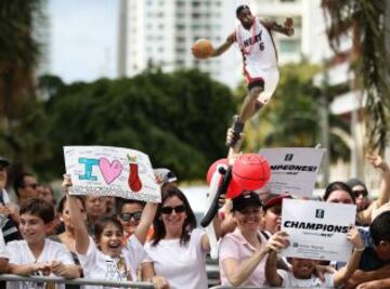 Las calles de Miami abarrotadas para ver a los Heat campeones