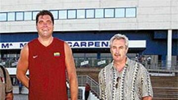 <b>ANTES Y AHORA.</b> En Rusia muchos consideran a Sergei Belov como el mejor jugador de la historia de la URSS. Para él, el más grande ha sido Sabonis. Ahora, como entrenador (actualmente es el técnico del Ural Great de Perm), aún no ha alcanzado los mismos logros.