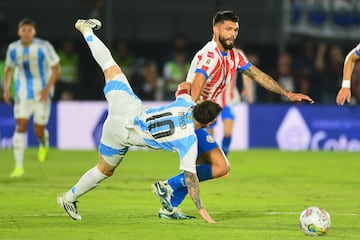 Messi y Alderete.