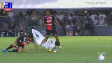 Neymar reaparece con el Santos y le hacen este entradón cuando lleva un minuto en el campo: da pavor con su historial...