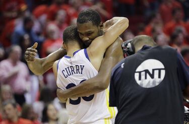 Curry y Durant, entre los dos, convirtieron 61 puntos en el séptimo partido de la final del Oeste.