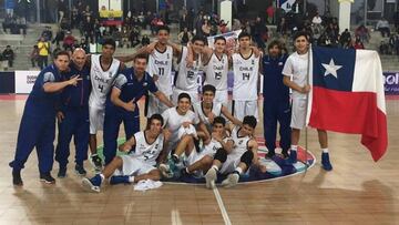 Chile Sub 18 celebra en el debut del premundial de básquetbol