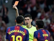 Atlético questions refereeing consistency after red card for Gerard Martín was overturned, comparing decision to similar incidents and calling for answers from officials.