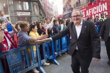 Celebración multitudinaria del Osasuna en las calles de Pamplona