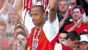 <b>LIGA Y PICHICHI</b>. El Arsenal de Henry acapara todos los títulos.