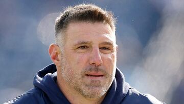 Here’s how much money Mike Vrabel, the Patriots head coach, makes per year.