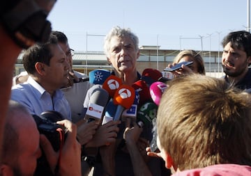 Declaraciones a la prensa de Ángel María Villar tras salir de la prisión de Soto del Real.