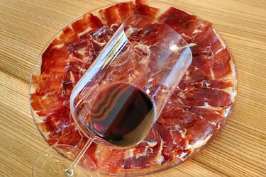 Dietistas revelan qué le ocurre a tu cuerpo si bebes vino todos los días: “Debería ser una elección personal” 