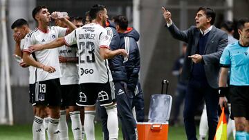 Futbol, Union La Calera vs Colo Colo.
Fecha 12, campeonato Nacional 2023.
El entrenador de Colo Colo Gustavo Quinteros es fotografiado durante el parido de primera division contra Union La Calera disputado en el estadio Nicolas Chahuan de La Calera, Chile.
28/04/2023
Andres Pina/Photosport
Football, Union La Calera vs Colo Colo.
12th turn, 2023 National Championship.
Colo Colo’s head coach Gustavo Quinteros is pictured during the first division match against Union La Calera at the Nicolas Chahuan stadium in La Calera, Chile.
28/04/2023
Andres Pina/Photosport