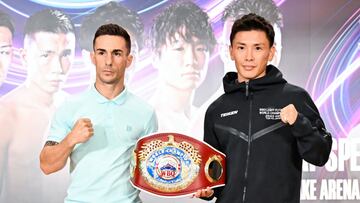 Jairo Noriega y Shokichi Iwata con el cinturón del peso minimosca de la OMB.