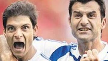 <b>CAMACHO</b>. "Se nos ha quedado a todos cara de bobos con el empate. Nos faltó tirar más a gol. Lo malo es jugarse el pase ante el anfitrión"