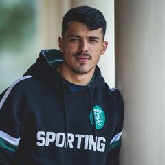 Pedro Porro, el mayor destructor de mandos de Playstation