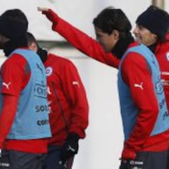 Sampaoli ensaya con Miiko de central y Alexis solo en ataque