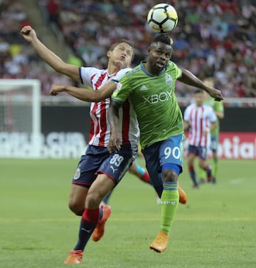 Chivas golea a Seattle Sounders y avanza en Concachampions