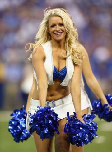 Cheerleader de los Indianapolis Colts durante el partido Colts - Oakland Raiders.