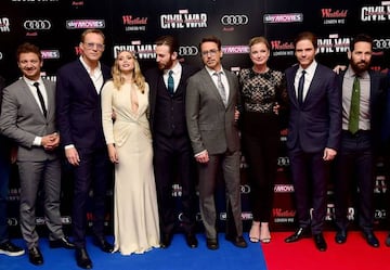 Los superhéroes de 'capitán América: Civil War' durante la premiere de la película en Londres.