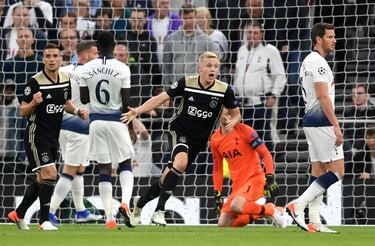 Llegaba el Ajax, sorprendentemente, como favorito. Ya habían eliminado a Real Madrid y Juventus y esos chicos jugaban de escándalo. En el nuevo estadio del Tottenham también fue así y doblegaron a los de Pochettino, quien salió con tres centrales. Van de Beek sentó a Lloris y lo batió sin problemas, en un encuentro muy plácido para los de Ámsterdam. 