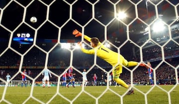 Manchester City's Ilkay Gundogan scores their fourth goal.