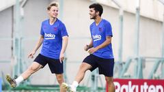 De Jong y Ale&ntilde;&aacute; en el entrenamiento del Barcelona
 