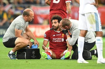 La lesión de Mohamed Salah en imágenes