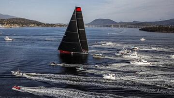 El 'Comanche' de Jim Cooney entra vencedor en la 75º Rolex Sydney Hobart en la meta.