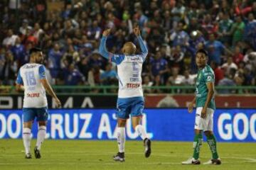 Nadie entiende como Cruz Azul se atrevió a dejar ir al futbolista brasileño, pues aportaba de buena forma al equipo e incluso llegó a marcar goles. Al no ser considerado por Tomás Boy, decidió irse del club.