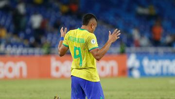 Vitor Roque, con la verdeamarela de Brasil.