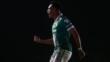 Leon's Panamanian forward #11 Ismael Diaz celebrates after scoring the opening goal during the Liga MX Clausura football match between Leon and Cruz Azul at Leon Stadium in Leon, Mexico on January 10, 2026. (Photo by Mario VAZQUEZ / AFP)