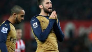 Arsenal tropieza sin Alexis y ahora es líder junto a Leicester