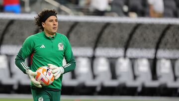 LAS VEGAS, NEVADA - JULY 12: Guillermo Ochoa #13 of Mexico warms up before a 2023 Concacaf Gold Cup semifinal game against Jamaica at Allegiant Stadium on July 12, 2023 in Las Vegas, Nevada. Mexico defeated Jamaica 3-0.   Ethan Miller/Getty Images/AFP (Photo by Ethan Miller / GETTY IMAGES NORTH AMERICA / Getty Images via AFP)