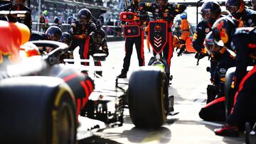 NUERBURG, GERMANY - OCTOBER 11: Max Verstappen of the Netherlands driving the (33) Aston Martin Red Bull Racing RB16 makes a pitstop during the F1 Eifel Grand Prix at Nuerburgring on October 11, 2020 in Nuerburg, Germany. (Photo by Mark Thompson/Getty Images)