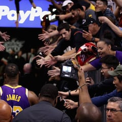 LeBron, un trono y la historia