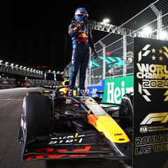 Carrera a todo gas y tetracampeón Verstappen