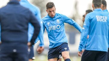 Matheus Uribe, listo para volver al 11 de Porto ante Sporting de Lisboa.