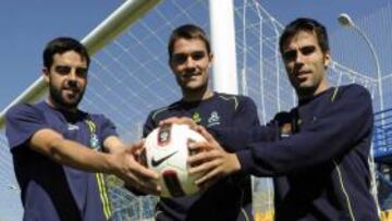 <b>ALFAREROS. </b>Alberdi, David Sanz y Rubén Sanz (de izquierda a derecha) se reencontrarán con sus ex compañeros en Santo Domingo.