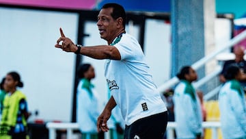 Jhon Alber Ortiz, DT Deportivo Cali Femenino en la previa a la final femenina.