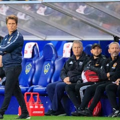 "Efraín Álvarez no puede perder tiempo pensando en la selección"