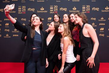 El equipo femenino olímpico de natación artística.