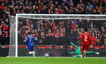 El colombiano fue una de las figuras en la victoria de los Reds 0-1 sobre Chelsea en Wembley. Cuarto título de Lucho en Inglaterra.