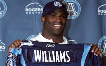 Después de ser suspendido en 2006 por la NFL, el corredor decidió dar un paso hacia la CFL para jugar con los Argonauts.