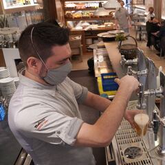 Madrid pone fecha al fin de los límites horarios nocturnos y en hostelería