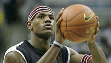 <b>SUCESOR.</B> LeBron James está considerado el heredero de Michael Jordan.