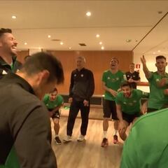 Joaquín, Guardado y el buen rollo en el vestuario del Betis