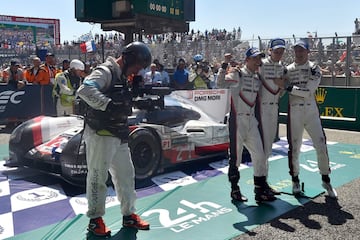 Timo Bernhard, Earl Bamber y Brendon Hartley se han proclamado vencedores de las 24 horas de Le Mans con el Porsche número dos