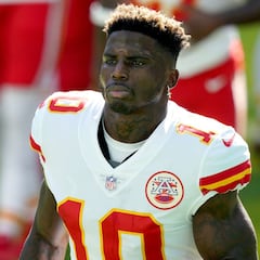 Chiefs’ Trey Smith was surprised that Tyreek Hill left the team but he’s not worried