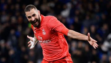 Real Madrid's French forward Karim Benzema celebrates after scoring a goal during the Spanish league football match between RCD Espanyol and Real Madrid CF atxA0the RCDE Stadium in Cornella de Llobregat on January 27, 2019. (Photo by Josep LAGO / AFP